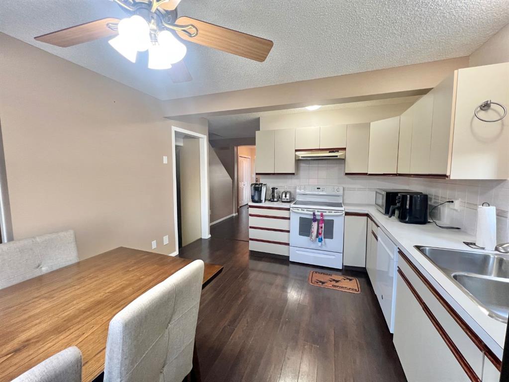 Picture for 808 Birchwood Close 