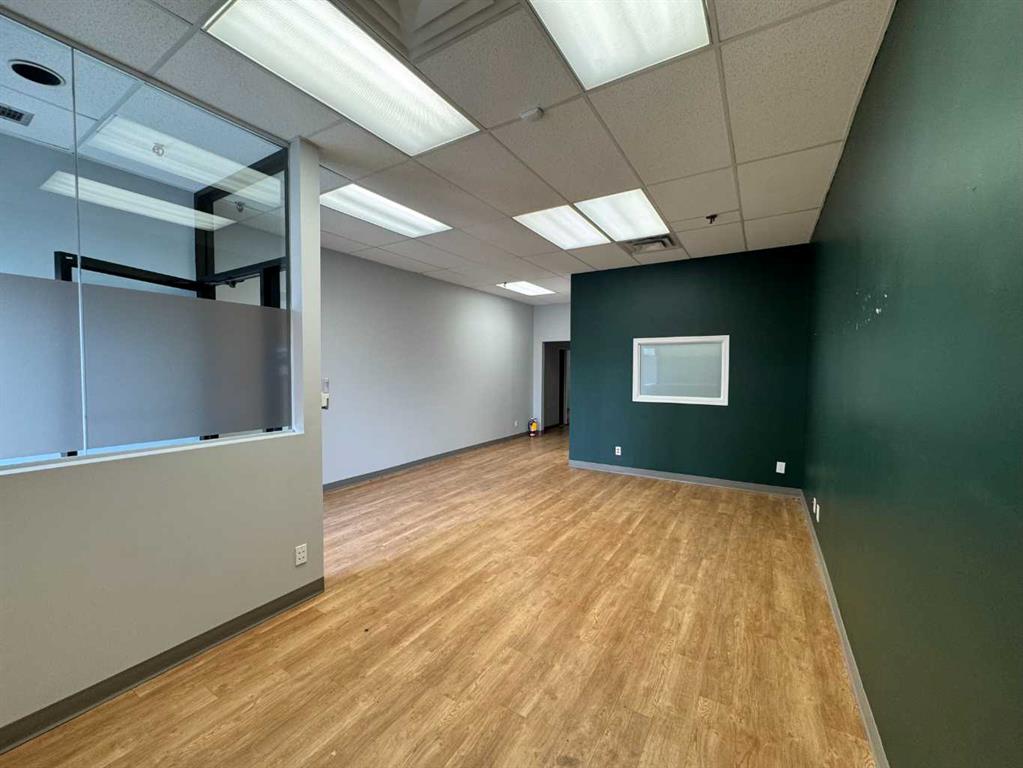 Picture for 5A, 523 Woodpark Boulevard SW