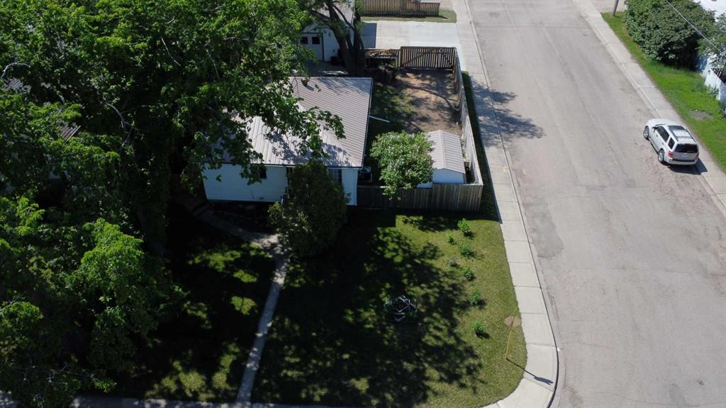 Picture for 31 Spruce Avenue W
