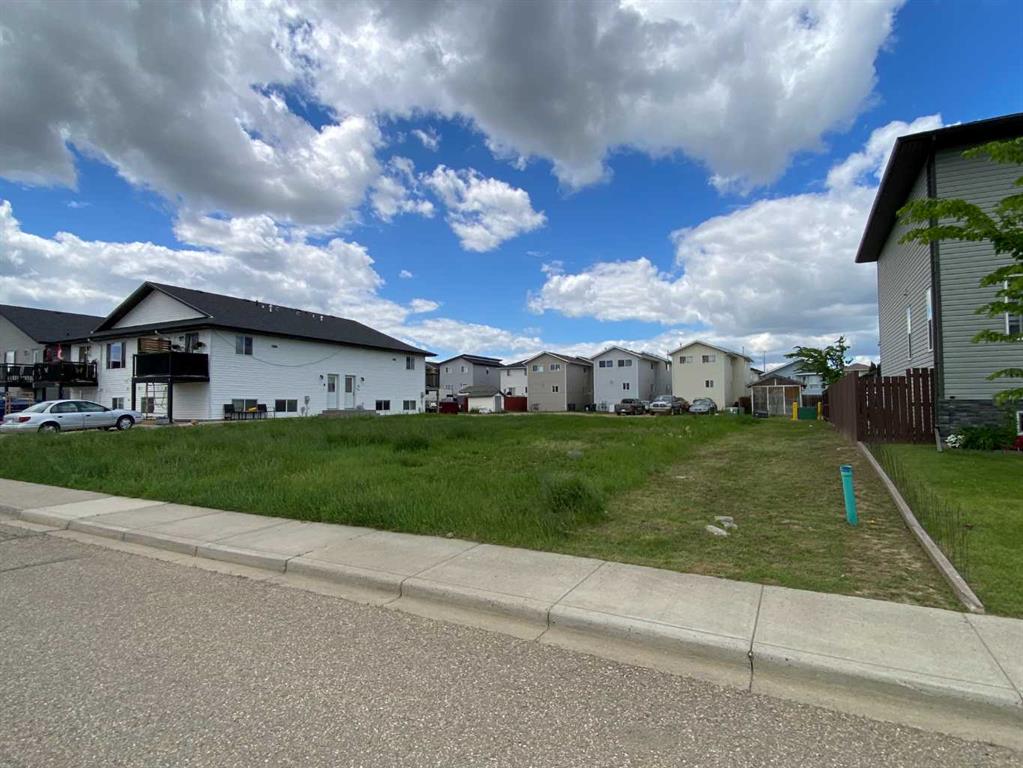 Picture for 331, 333, 335 17 Street E