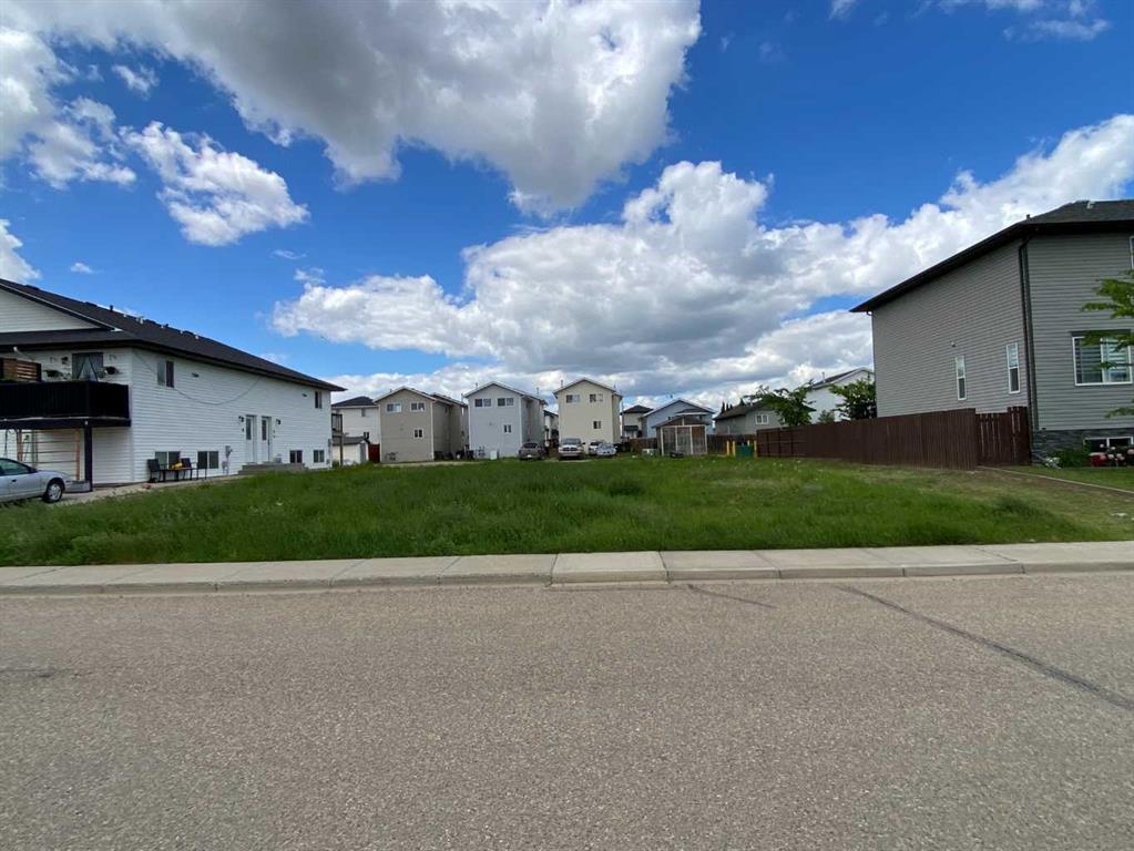 Picture for 331, 333, 335 17 Street E