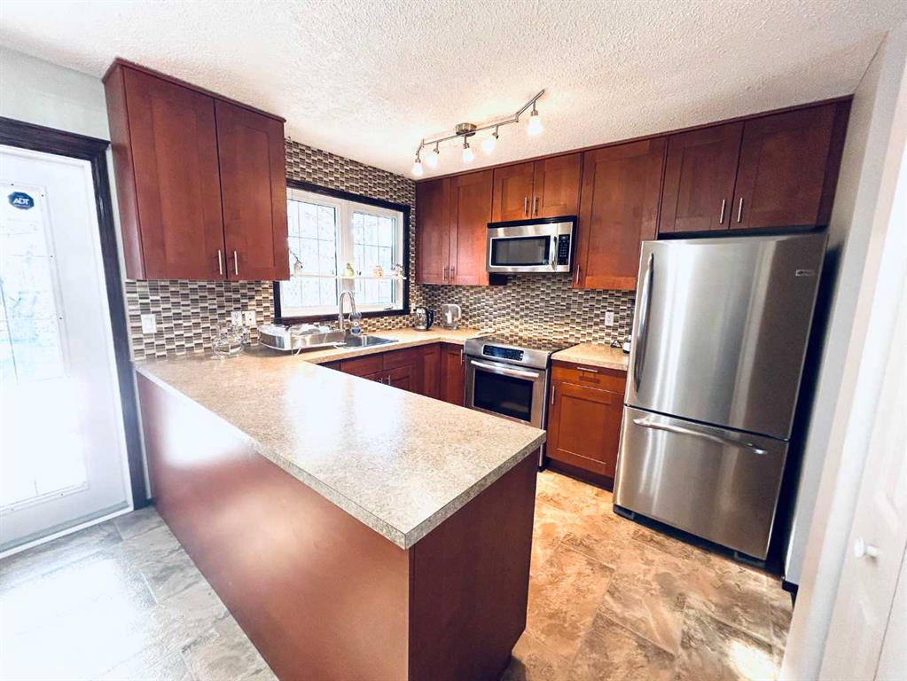 Picture for 11 Lake Newell Crescent E