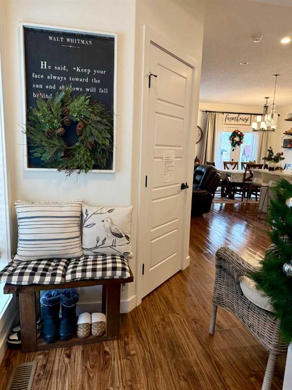 Picture for 165 10 Avenue SE  