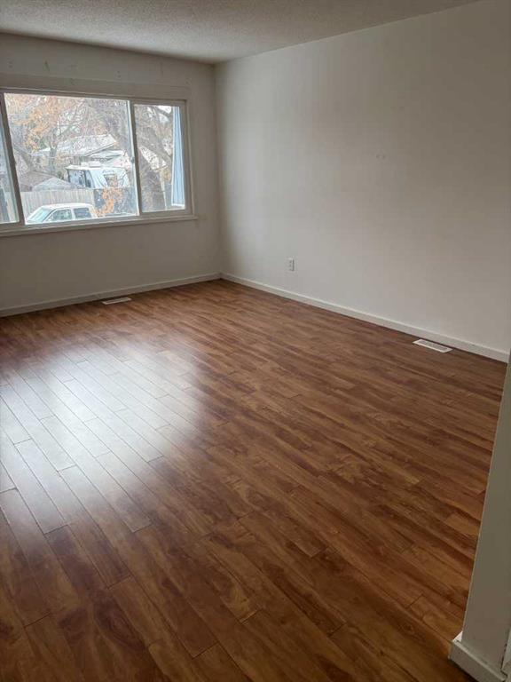 Picture for 1023 Cassils Road W