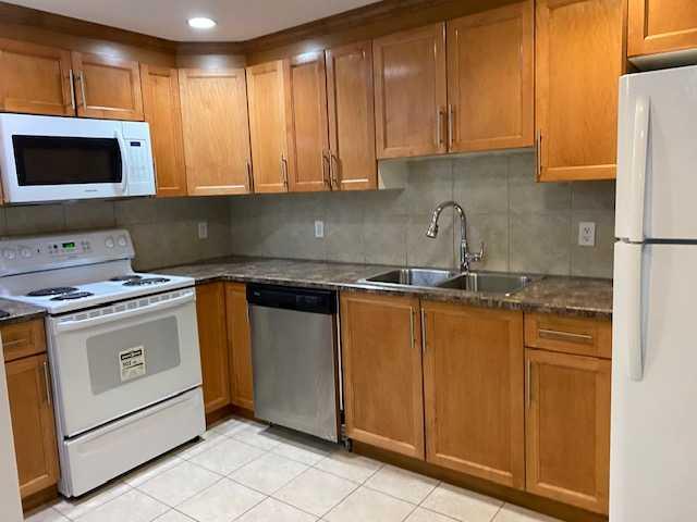 Picture for 25, 330 2 Street W