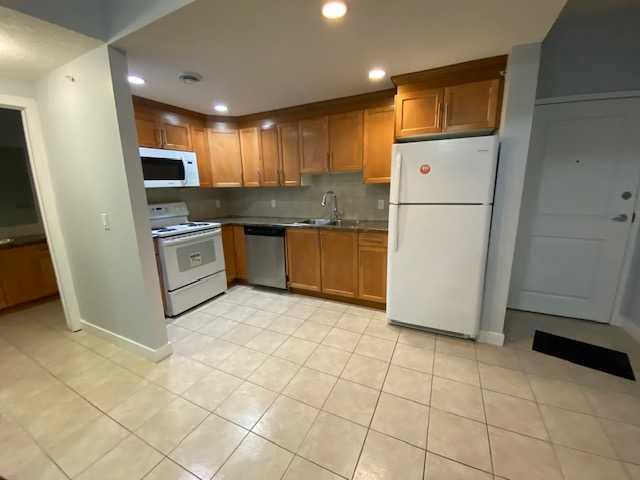 Picture for 25, 330 2 Street W