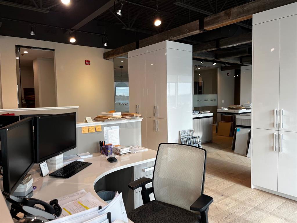 Picture for 305, 3223 5 Avenue NE