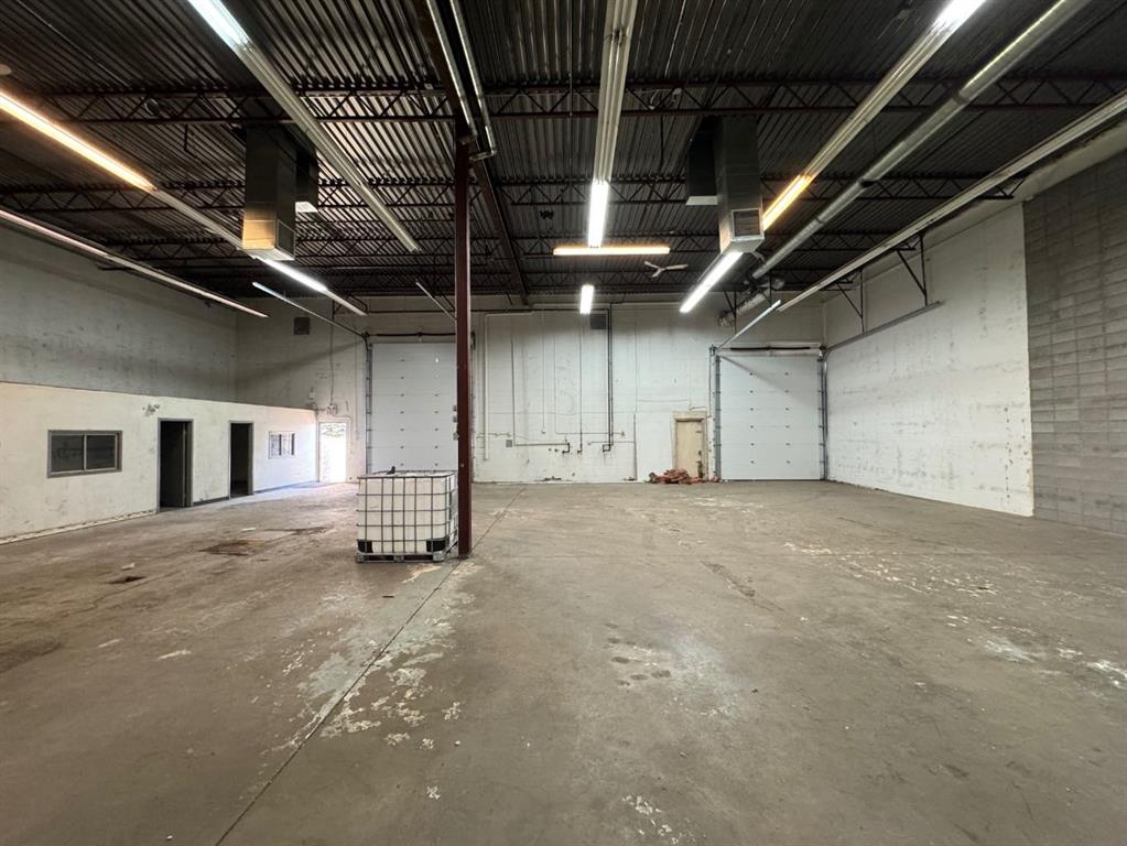 Picture for 142R, 1830 52 Street SE