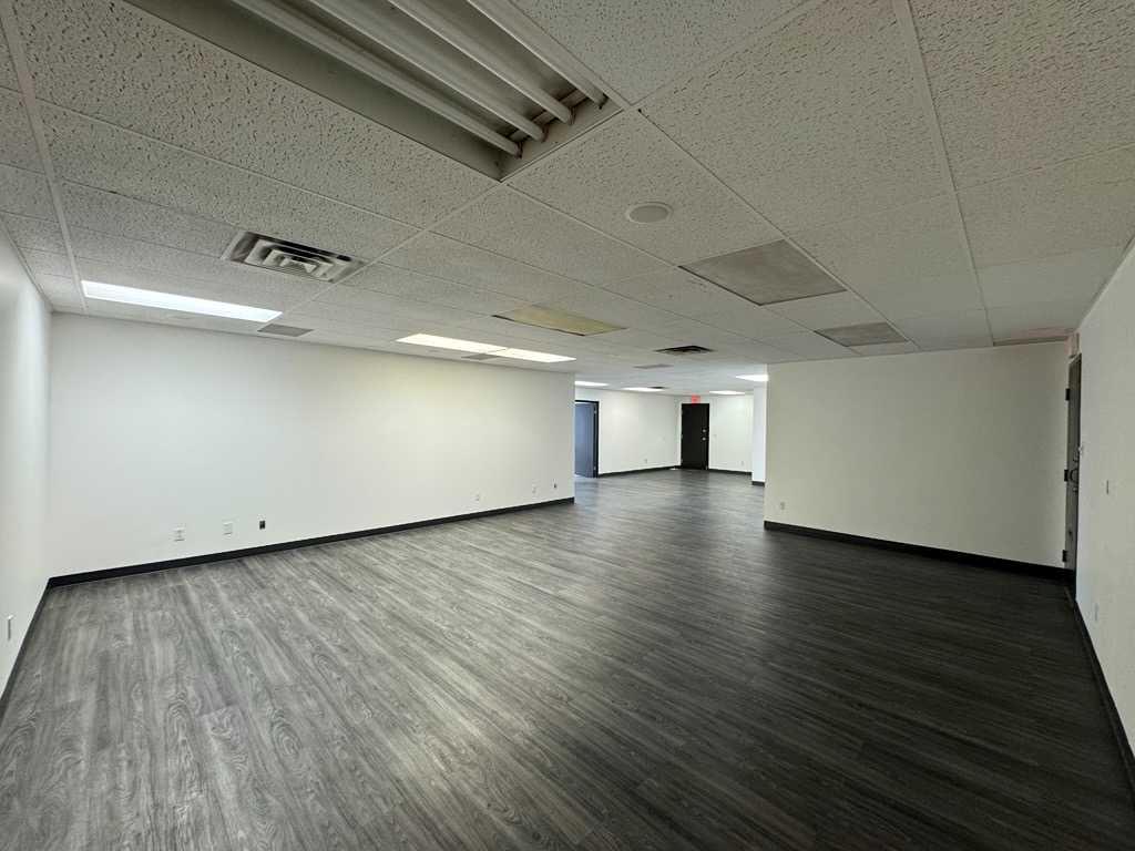 Picture for 202, 1830 52 Street SE