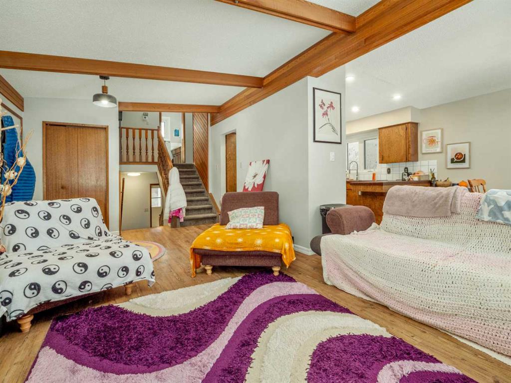 Picture for 72 Simon Fraser Boulevard W