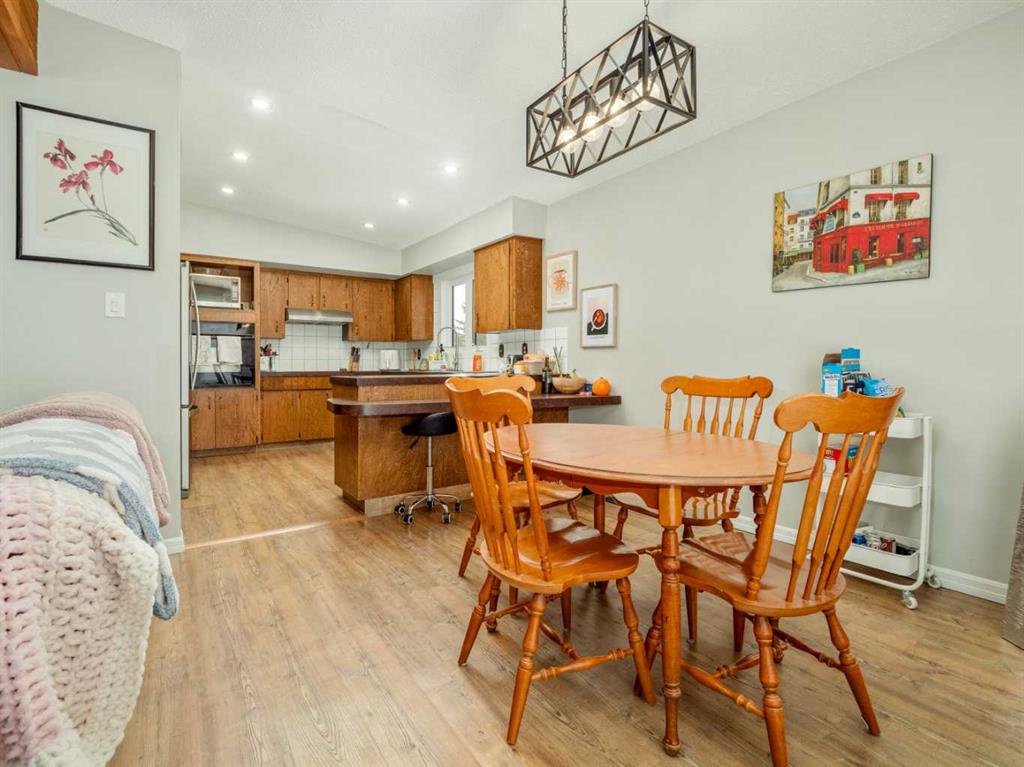 Picture for 72 Simon Fraser Boulevard W