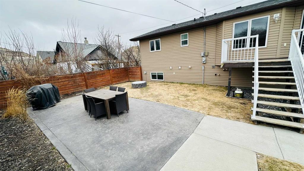 Picture for 609 1 Street SW  