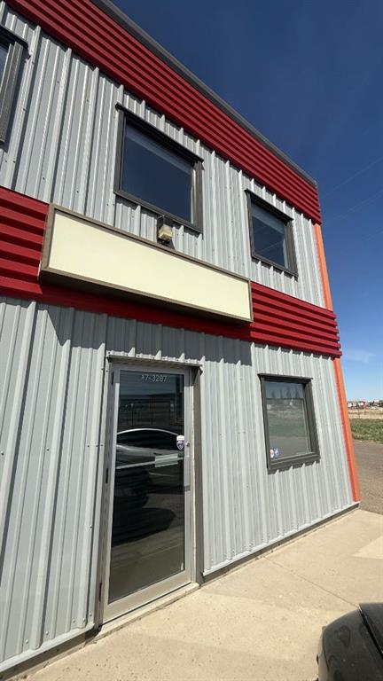 Picture for 7, 3287 32 Street N