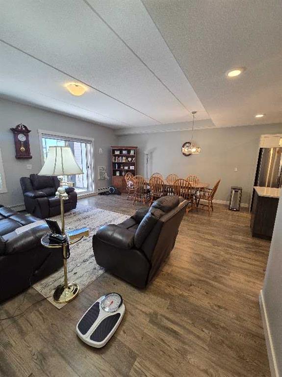 Picture for 201, 499 Meadow Lake Court E