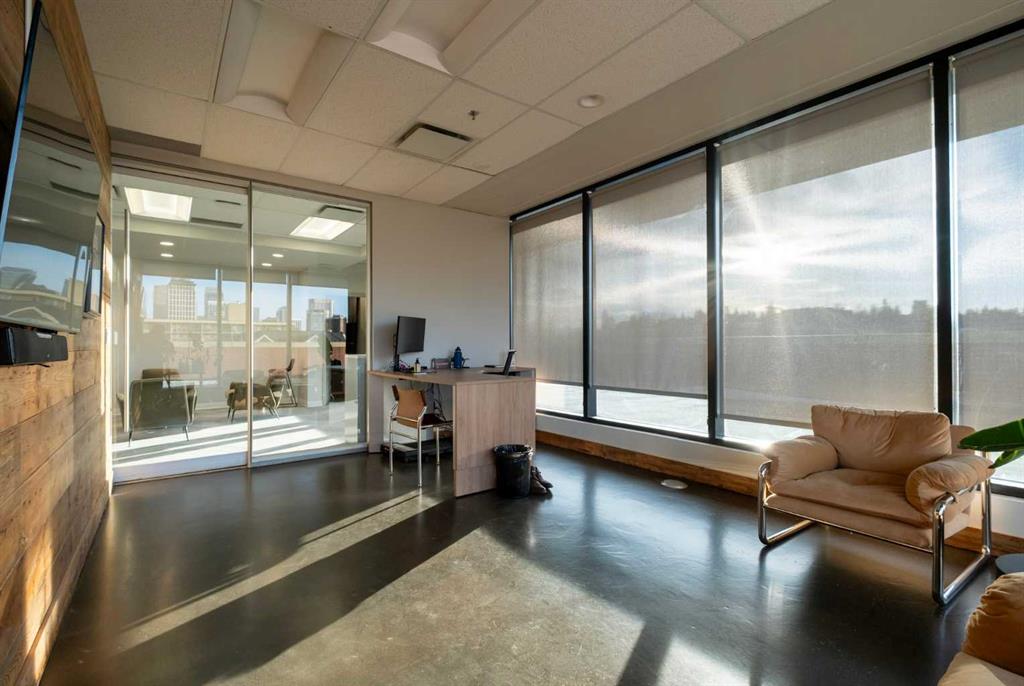 Picture for 400, 2207 4 Street SW