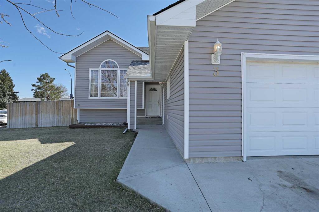 Picture for 3 Prairie Meadows Road W
