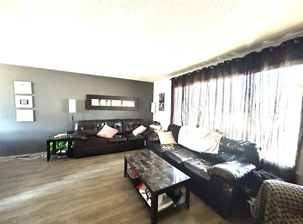 Picture for 161 Ingram Park Drive E