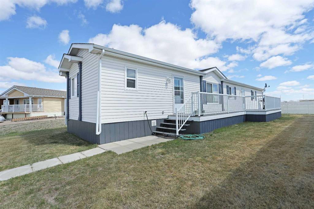 Picture for 45 Meadowplace Crescent E