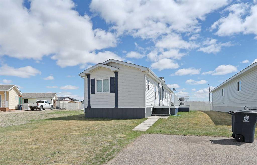Picture for 45 Meadowplace Crescent E