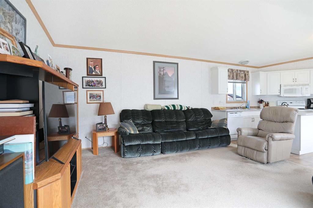 Picture for 45 Meadowplace Crescent E