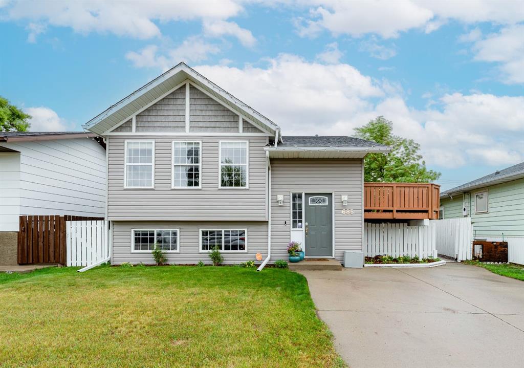 Picture for 685 3 Avenue W