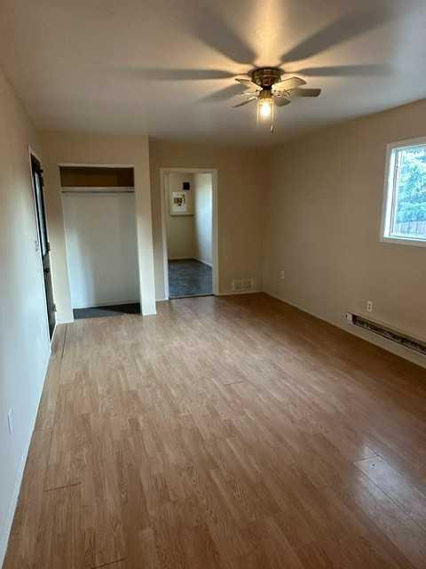 Picture for 305 2 Avenue E