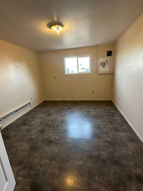 Picture for 305 2 Avenue E