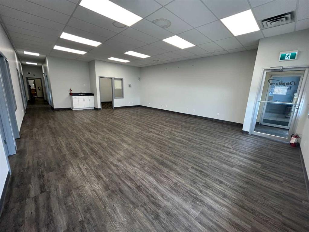 Picture for B, 1025 36 Street N