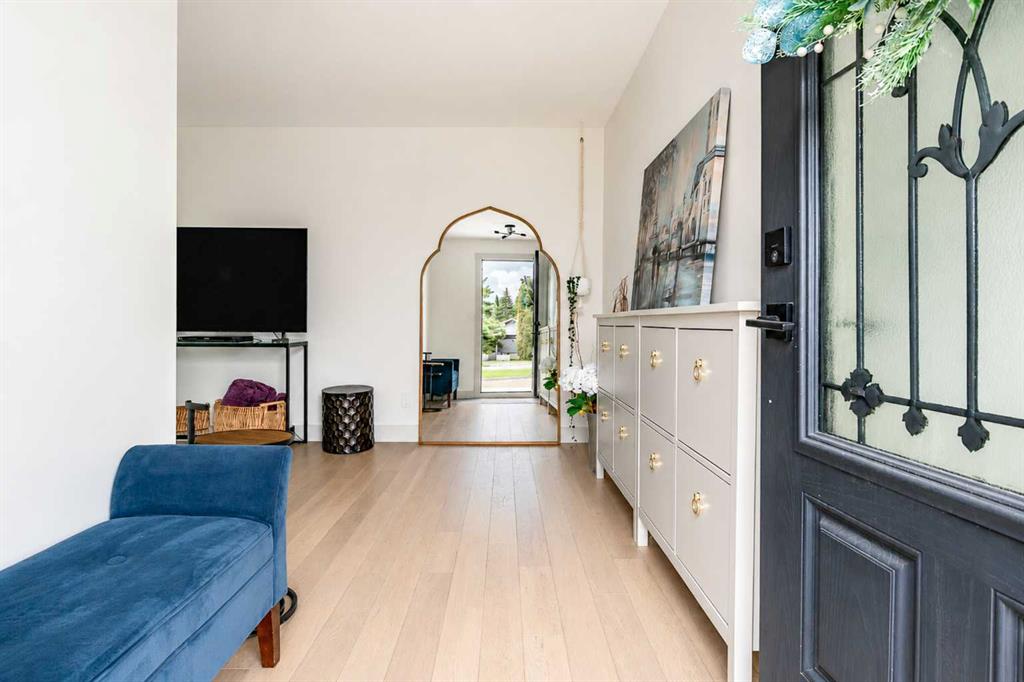 Picture for 27 Laurel Place W
